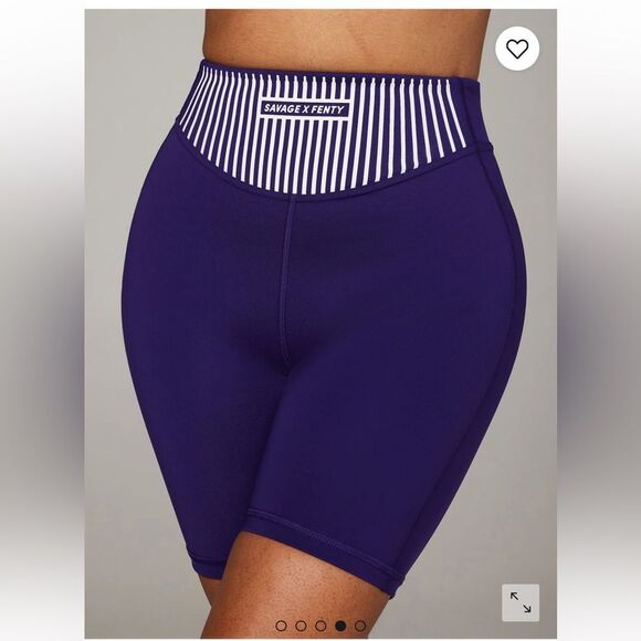 SAVAGE Xccentuate Set✨Sports Bra and Shorts Size Medium - Picture 8 of 10